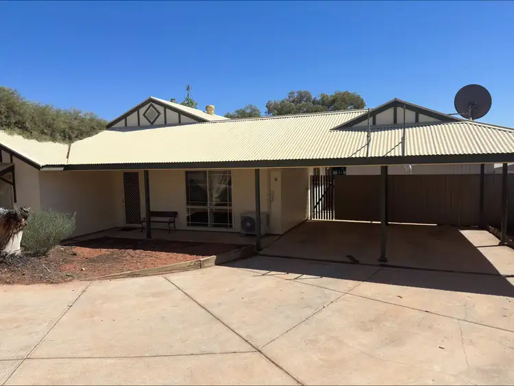 9 Melaleuca Ct