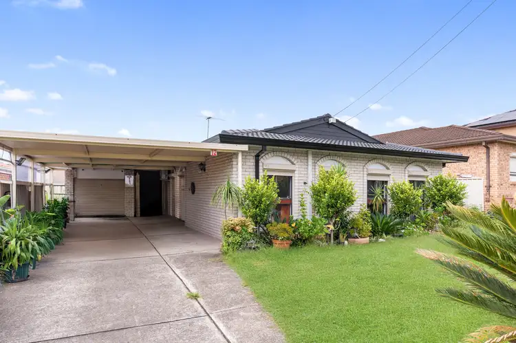 12 O'Meally Street
