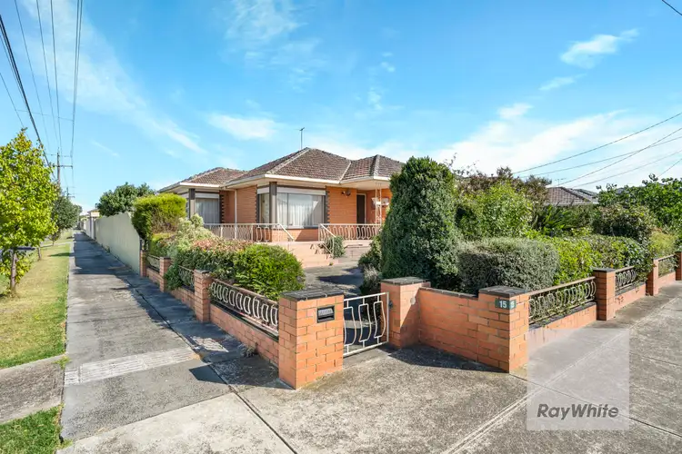 15 Currajong Street