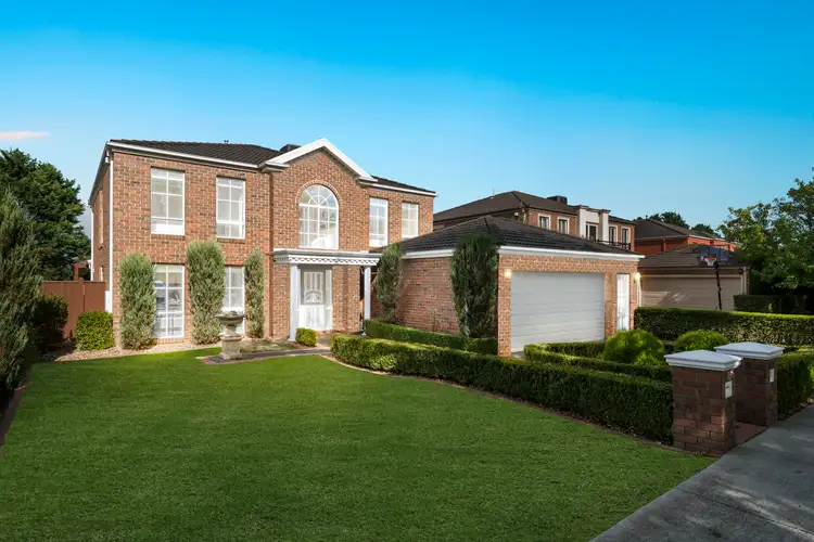 13 Lexington Close