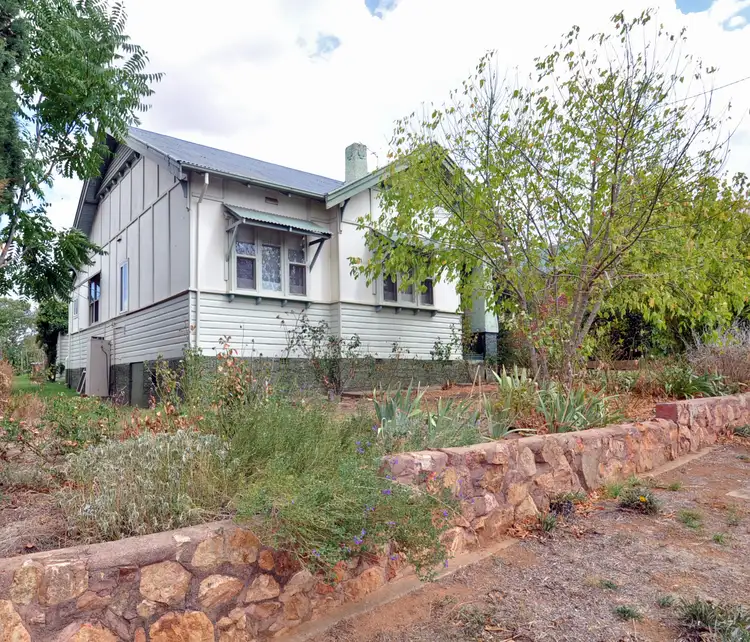 8 Gallipoli Avenue