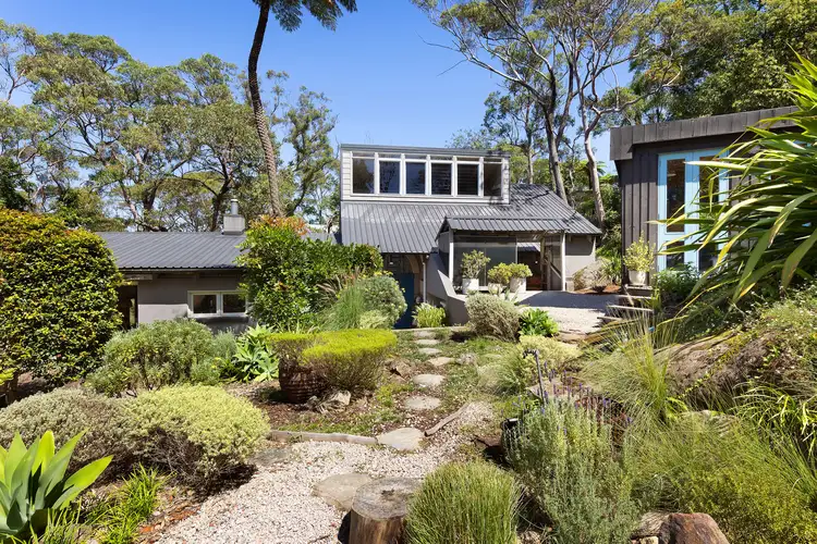 27 Heaney Close