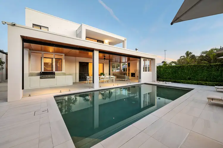 15 Hermitage Close