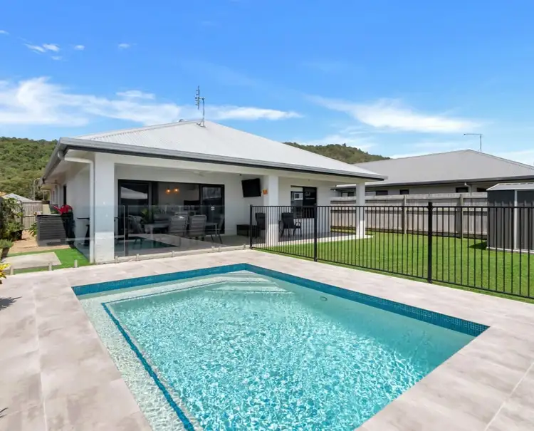 5 Oakdale Close