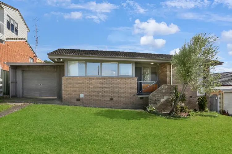 8 Wybalena Avenue