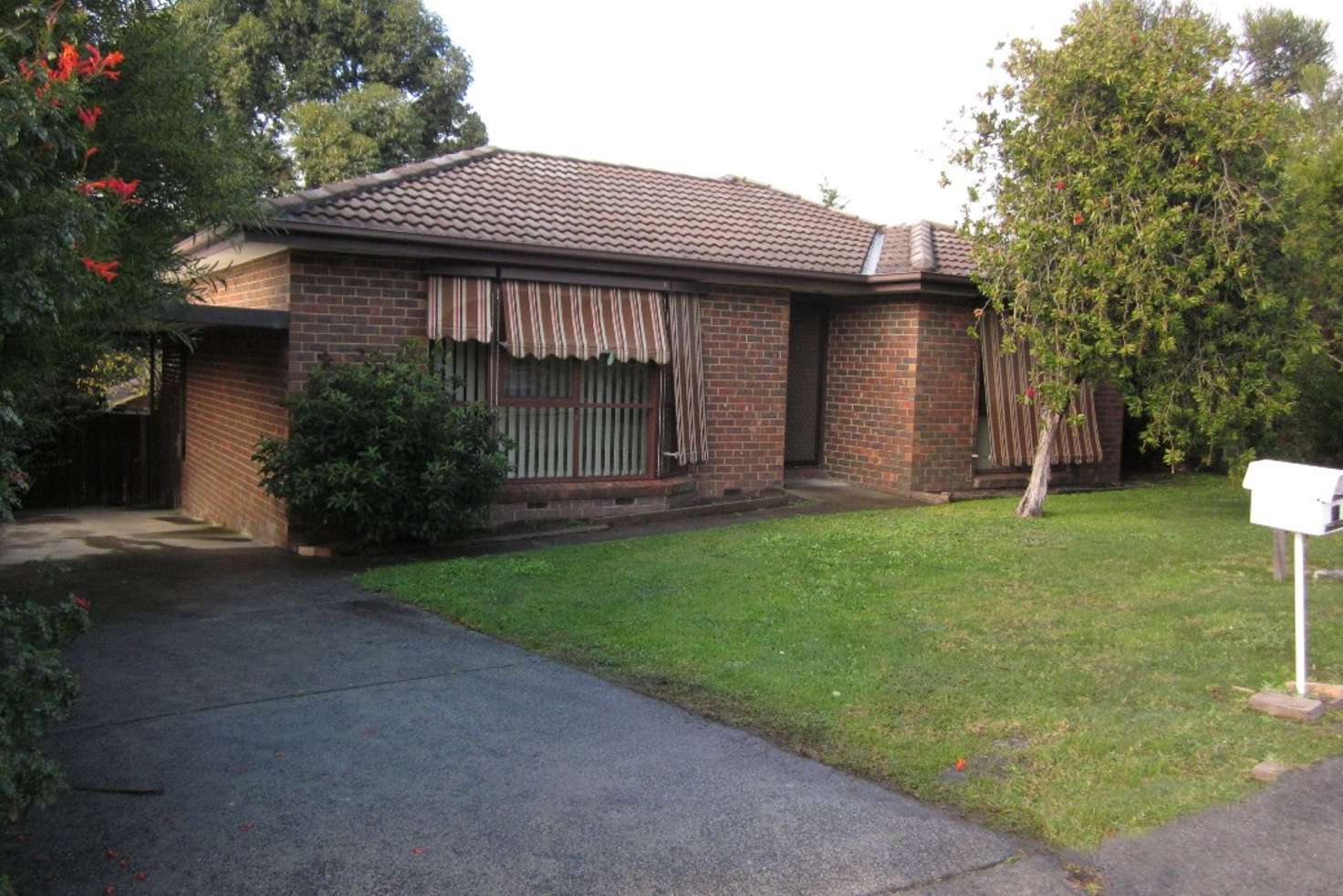 Main view of Homely house listing, 8 HANN CLOSE, Endeavour Hills VIC 3802