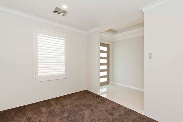 Fourth view of Homely house listing, 5 Summerville Boulevard, Caversham WA 6055