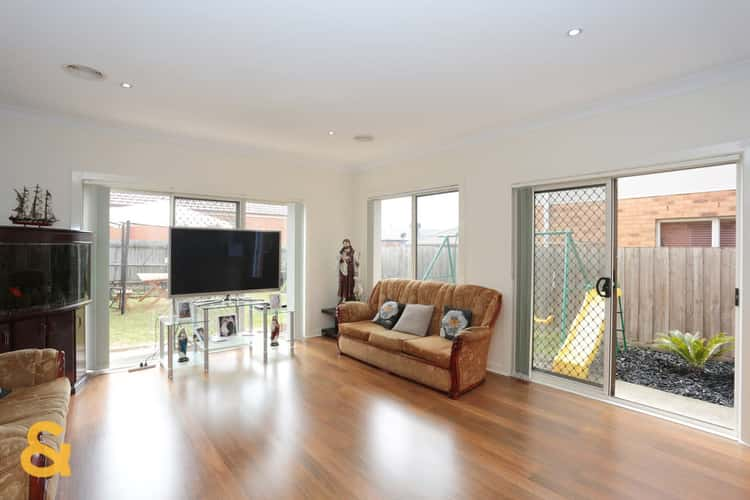 Fifth view of Homely house listing, 15 Donvale Avenue, Roxburgh Park VIC 3064