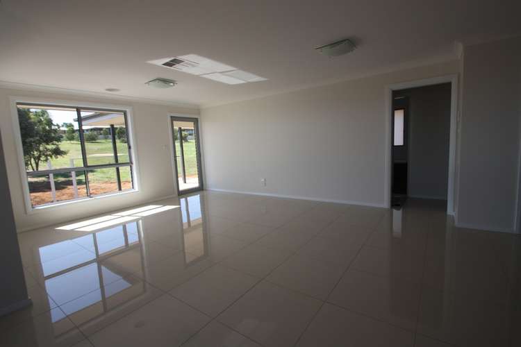Fifth view of Homely house listing, 1/14 Burrundulla Drive, Bourkelands NSW 2650