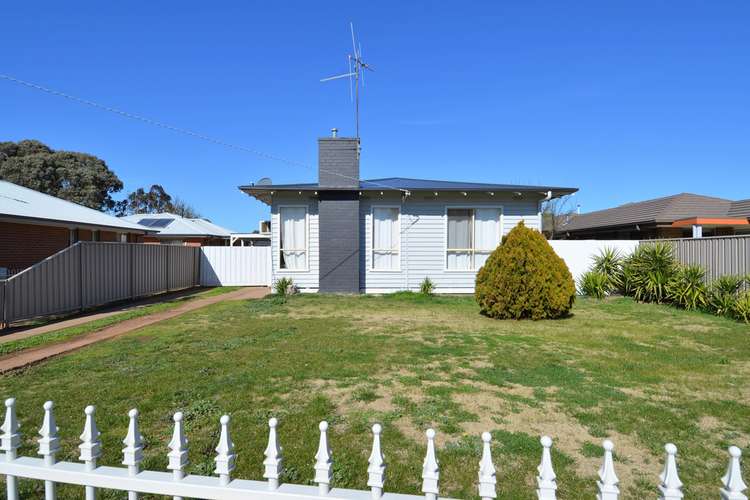 Main view of Homely house listing, 5 Garden Crescent, Echuca VIC 3564