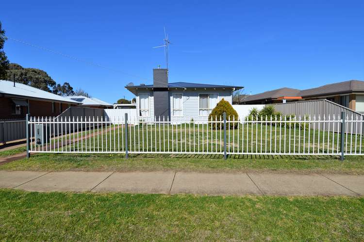 Second view of Homely house listing, 5 Garden Crescent, Echuca VIC 3564