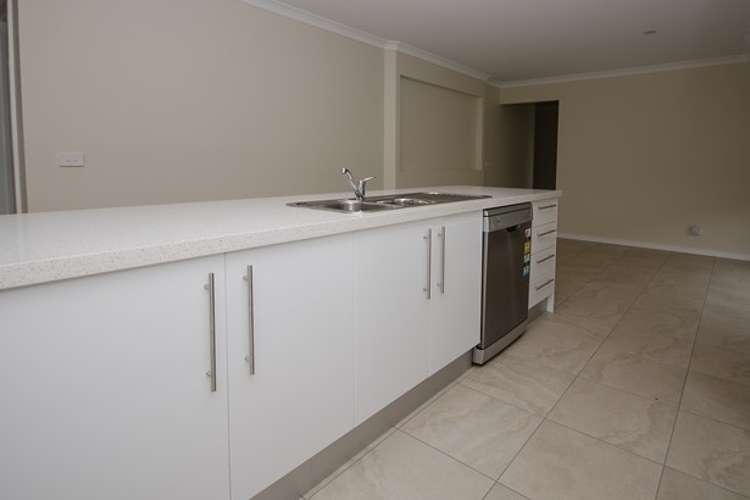 Fourth view of Homely house listing, 2/10 Wattlebird Drive, Wodonga VIC 3690