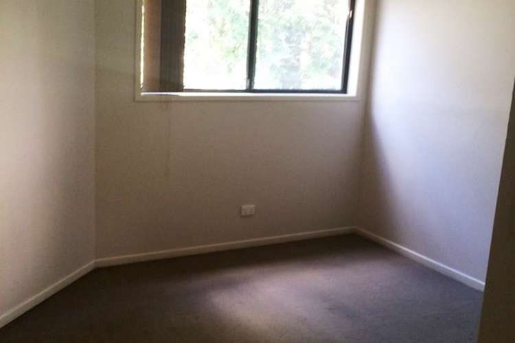 Fifth view of Homely semiDetached listing, 2/31 Creek Street, Bundamba QLD 4304
