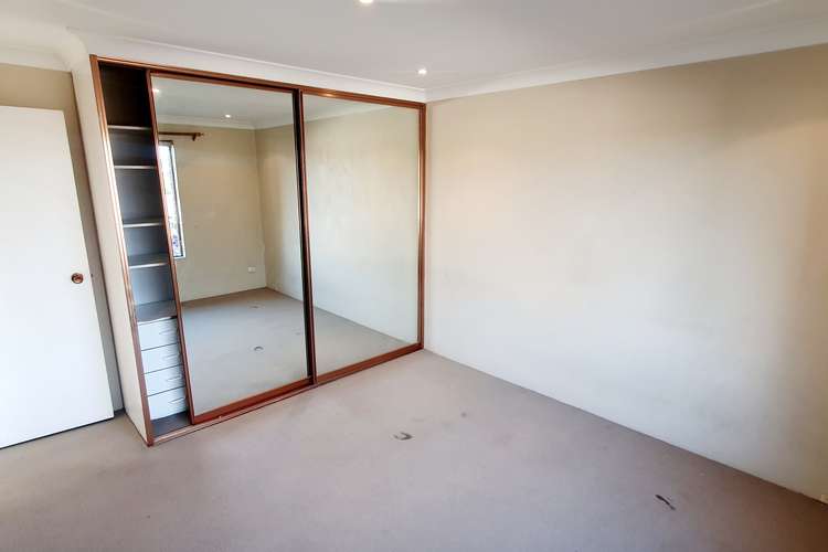 Fifth view of Homely unit listing, 6/118 wattle Ave, Carramar NSW 2163