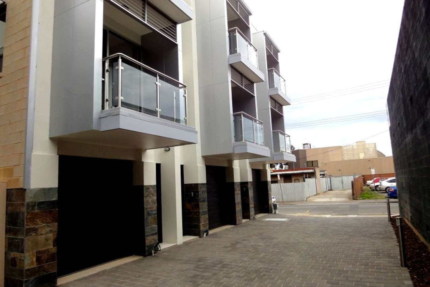 Main view of Homely townhouse listing, 1/152 Gray St, Adelaide SA 5000