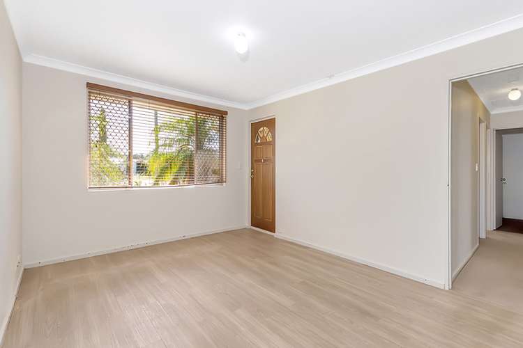 Fourth view of Homely house listing, 1 Silver Mallee Close, Camillo WA 6111