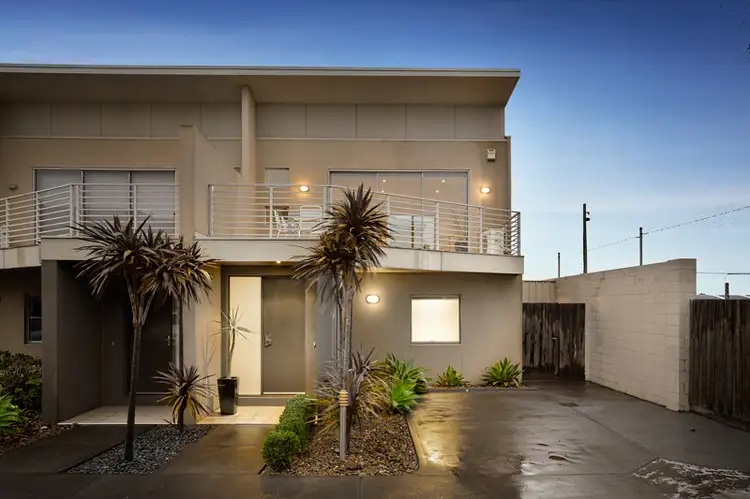 5/93 McNamara Avenue, Airport West VIC 3042