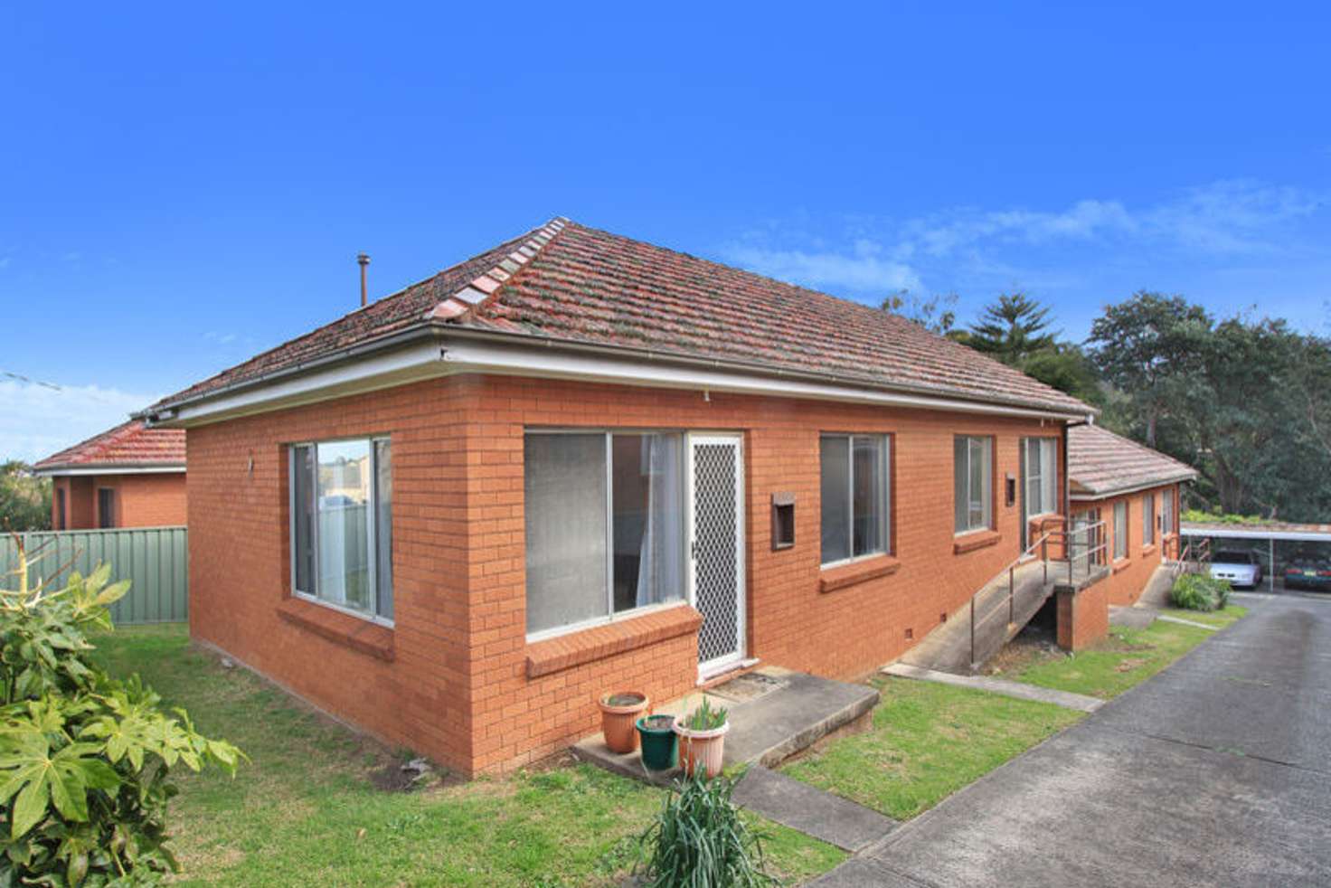 Main view of Homely unit listing, 2/6 Armstrong Street, West Wollongong NSW 2500