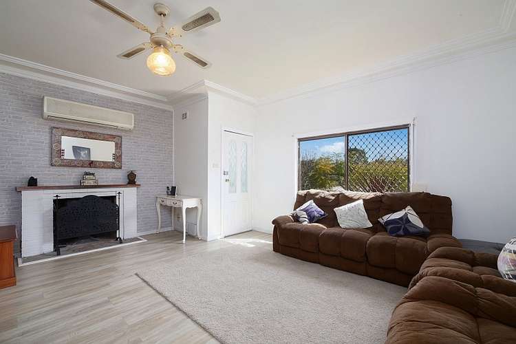Second view of Homely house listing, 3 Headlam Parade, Springfield NSW 2250
