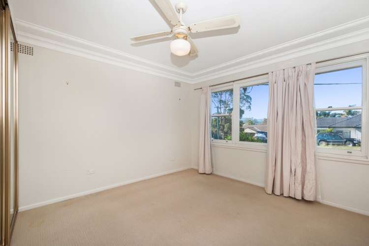 Third view of Homely house listing, 5 Darly Avenue, Kanahooka NSW 2530