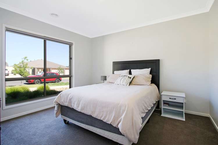 Second view of Homely house listing, 33 Rogers Avenue, Wodonga VIC 3690