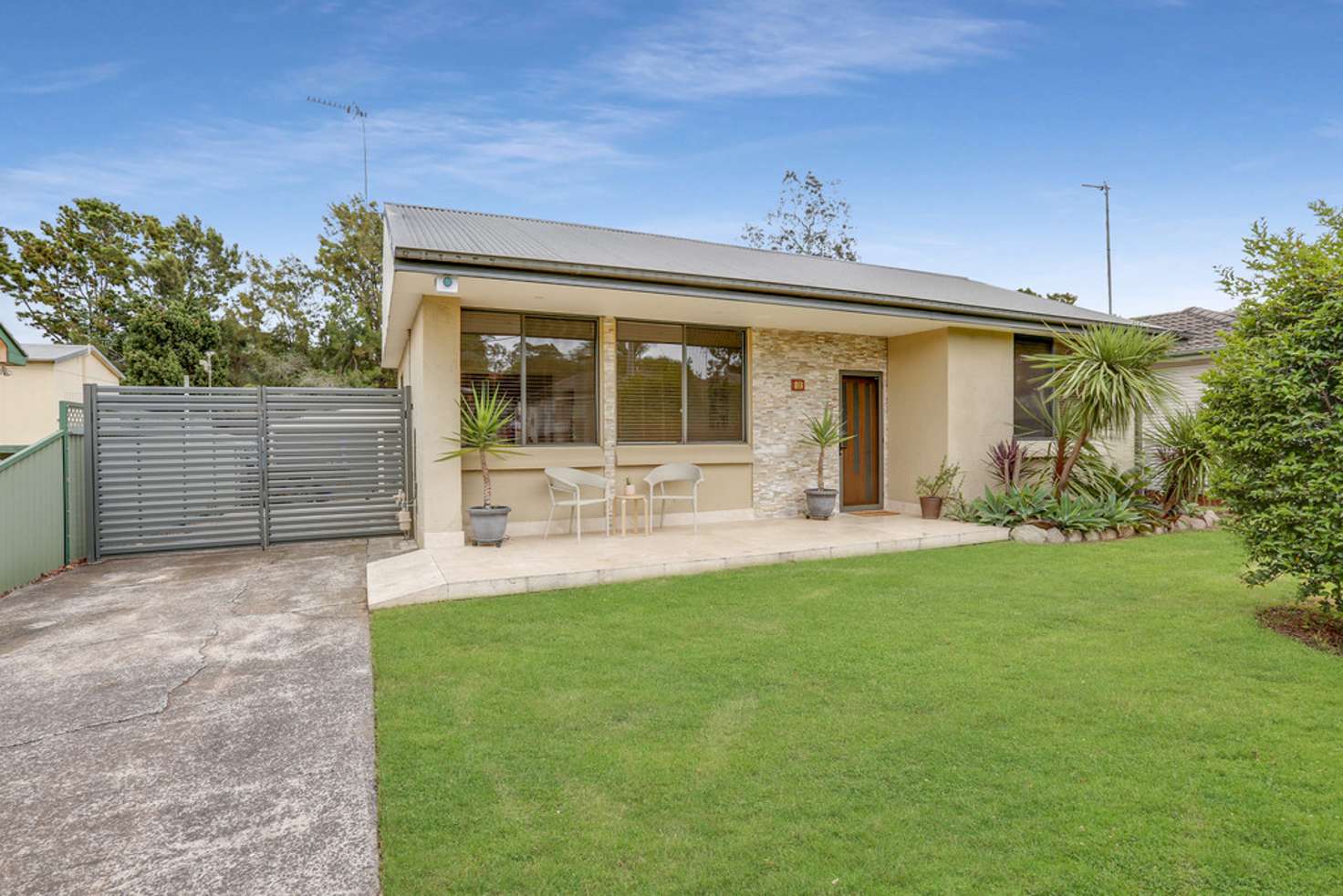 Main view of Homely house listing, 10 Jindalee Avenue, Kanahooka NSW 2530
