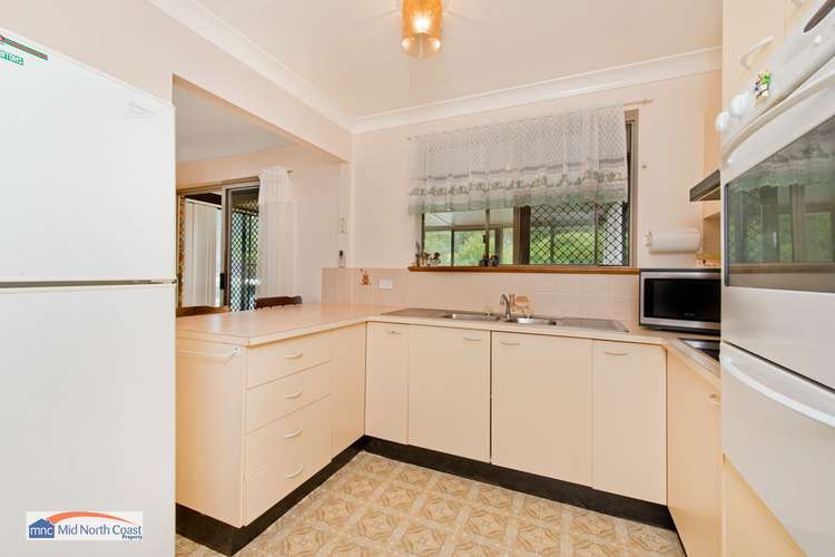 Fourth view of Homely house listing, 9 Fiona Crescent, Lake Cathie NSW 2445