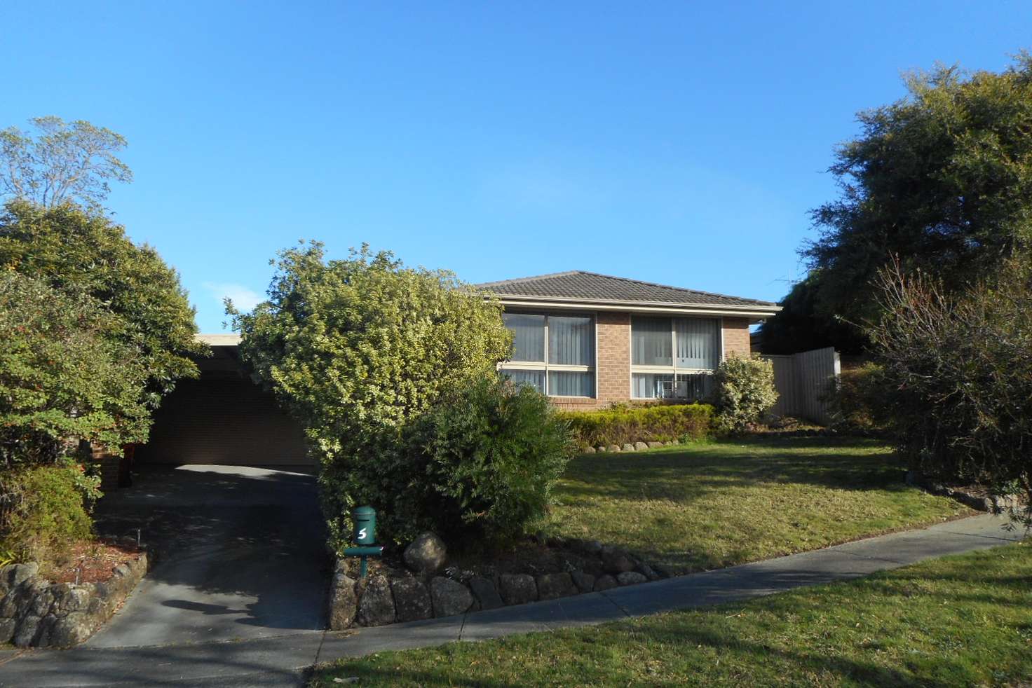 Main view of Homely house listing, 5 TUNLEY CLOSE, Endeavour Hills VIC 3802