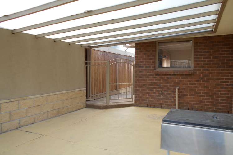 Fifth view of Homely house listing, 5 TUNLEY CLOSE, Endeavour Hills VIC 3802