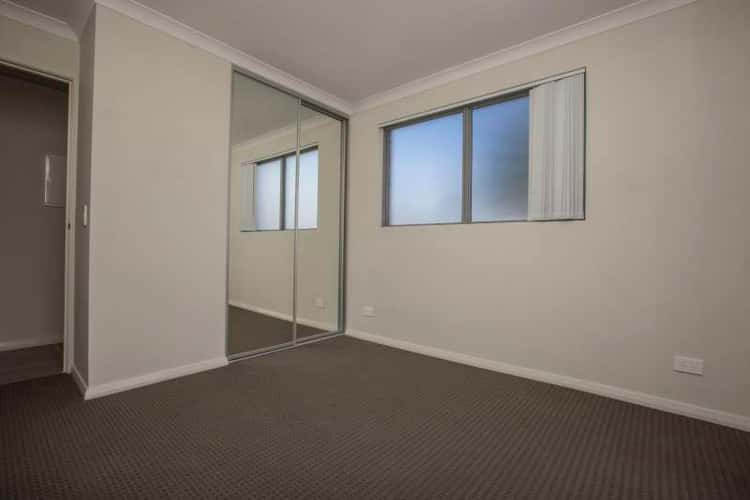 Fifth view of Homely apartment listing, 4/31 Stratton Street, Hamilton Hill WA 6163