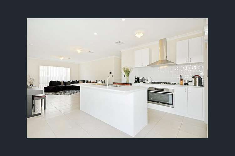 Main view of Homely villa listing, 4/5 Arpent Link, Brabham WA 6055
