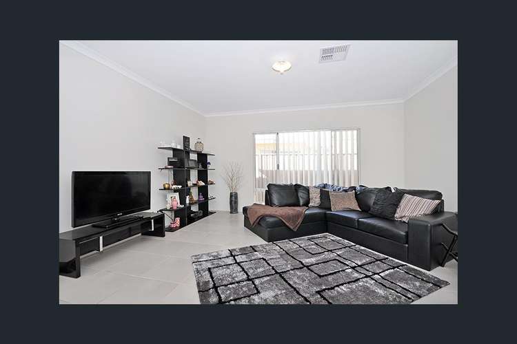 Fifth view of Homely villa listing, 4/5 Arpent Link, Brabham WA 6055