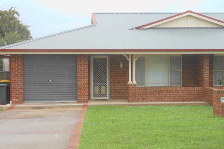 Main view of Homely villa listing, 2/11 Spring Street, Young NSW 2594