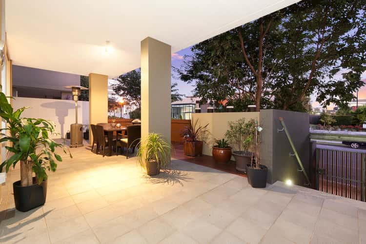 Second view of Homely apartment listing, 06/20 Newstead Terrace, Newstead QLD 4006