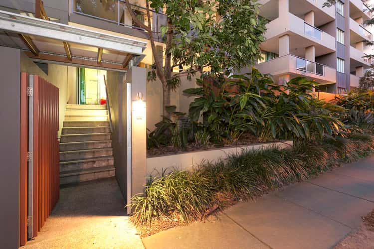 Third view of Homely apartment listing, 06/20 Newstead Terrace, Newstead QLD 4006