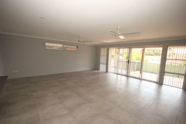 Fourth view of Homely villa listing, 2/28 Fairwinds Avenue, Lakewood NSW 2443
