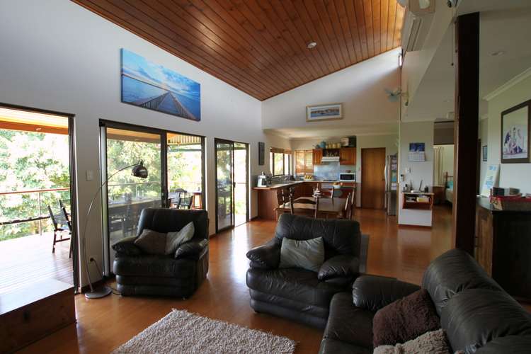 Fifth view of Homely house listing, 18 Hillview Court, Carmoo QLD 4852
