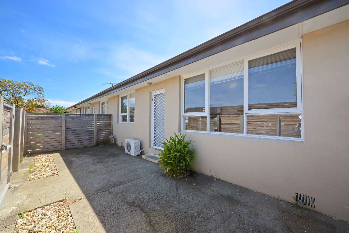 Main view of Homely house listing, 2/19 Oakes Avenue, Clayton South VIC 3169