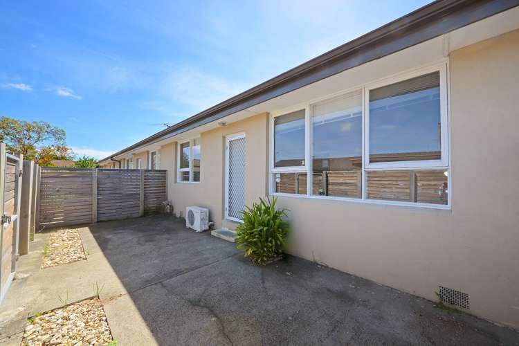 Main view of Homely house listing, 2/19 Oakes Avenue, Clayton South VIC 3169