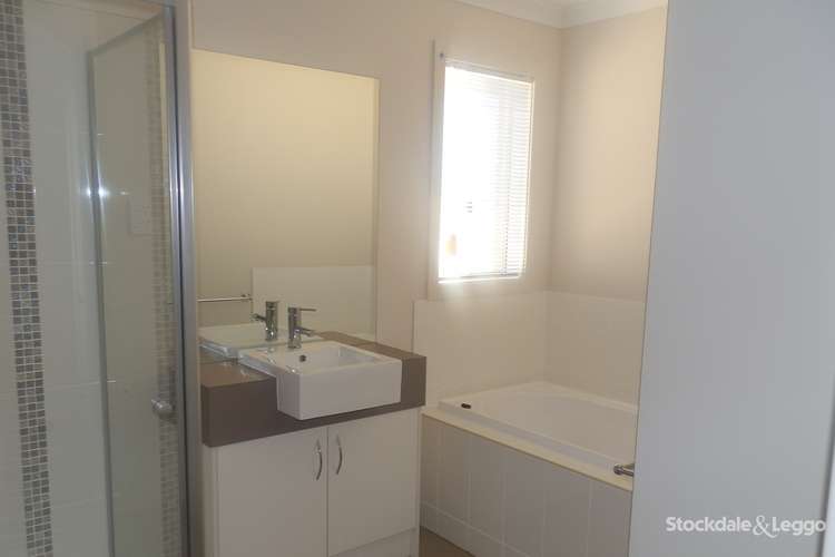 Fourth view of Homely house listing, 18 Noosa Crt, Shepparton VIC 3630