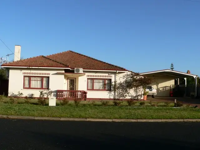 6 Annie Street