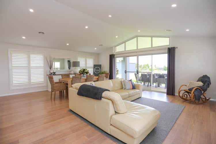 Fifth view of Homely house listing, 6 Vista Place, White Rock NSW 2795