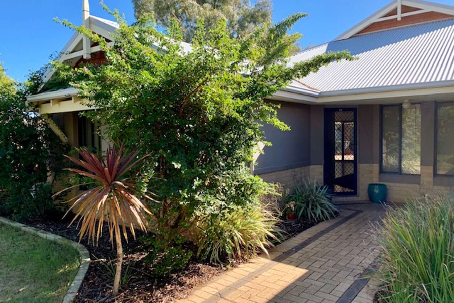 Main view of Homely house listing, 4 Yengo Mews, Aubin Grove WA 6164