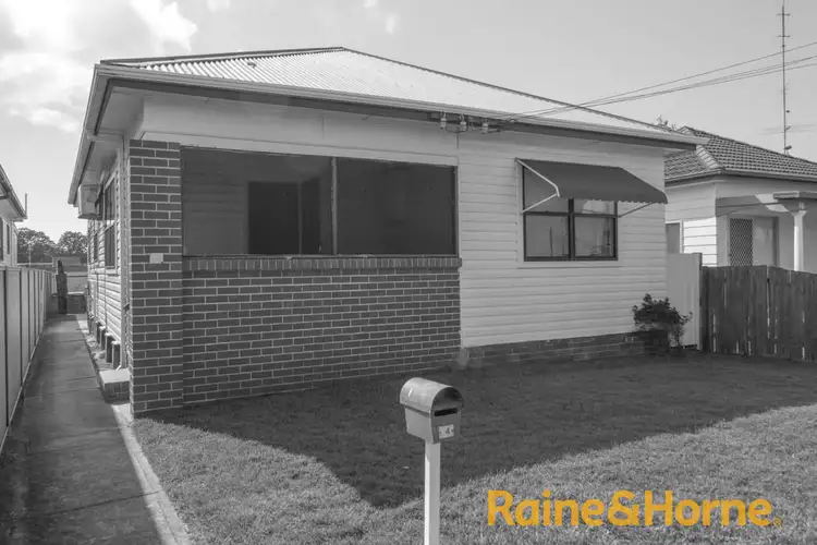 14 SWAN STREET, Marks Point NSW 2280