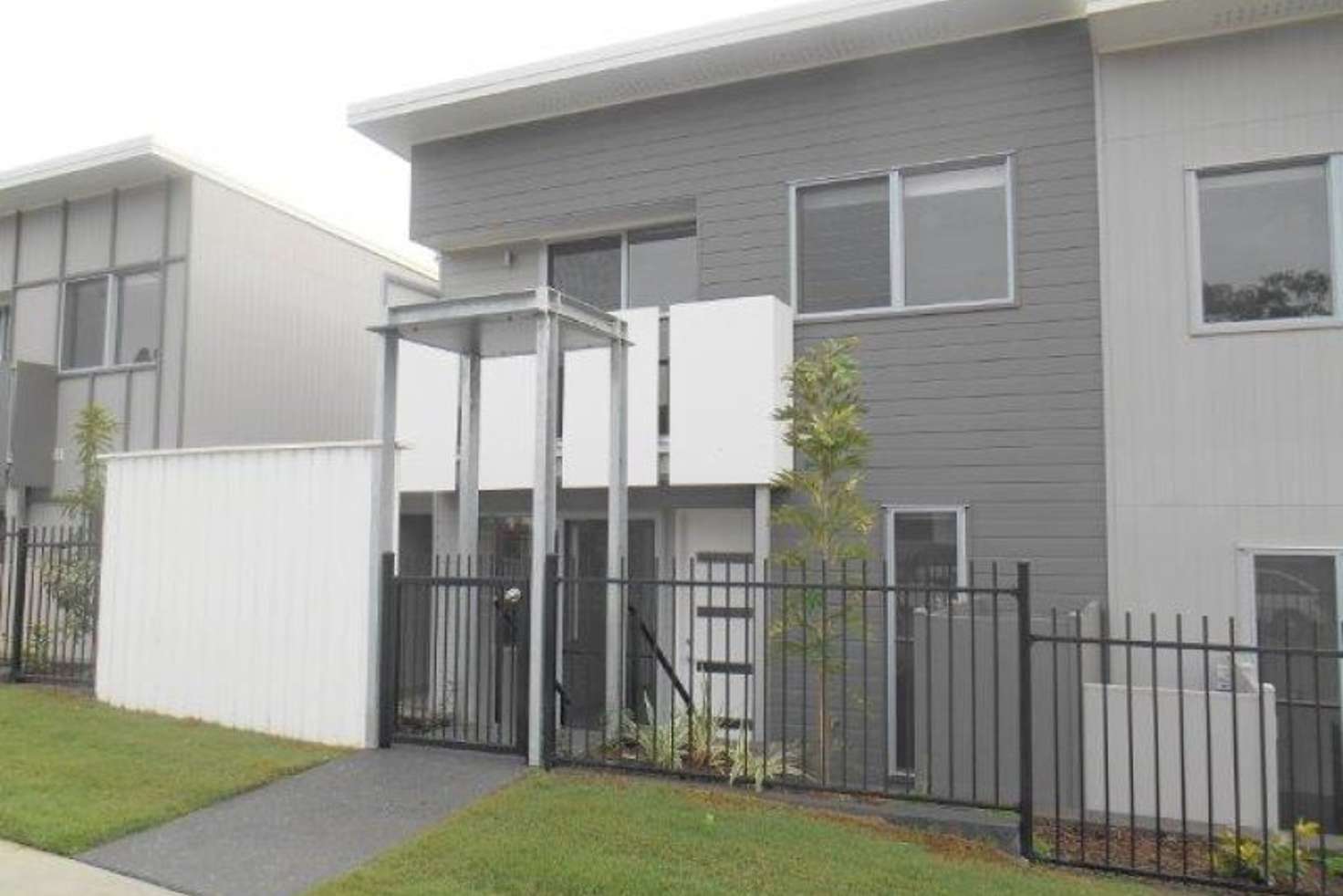 Main view of Homely unit listing, 2/8 Parsons Street, Oxley QLD 4075