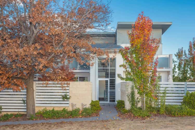 Main view of Homely unit listing, 2/43 Erin Street, Queanbeyan NSW 2620