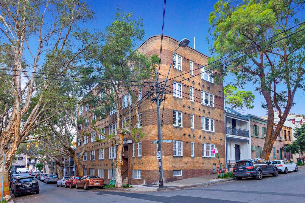 Main view of Homely studio listing, 7/37-39 Francis Street, Darlinghurst NSW 2010