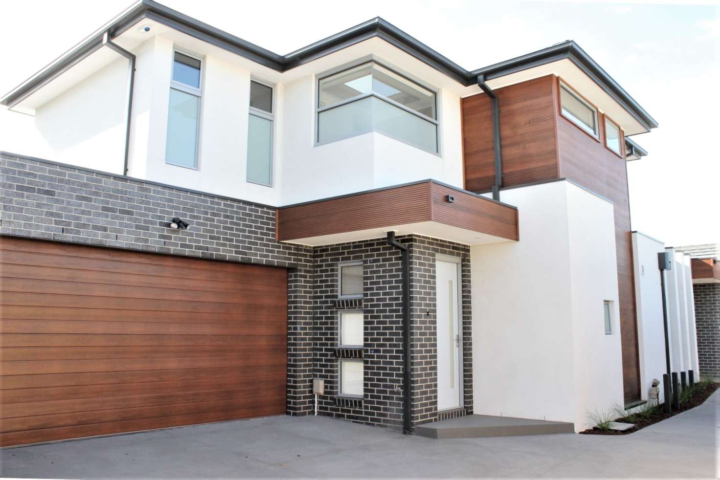 Main view of Homely townhouse listing, 2/24 Emu Ave, Altona VIC 3018