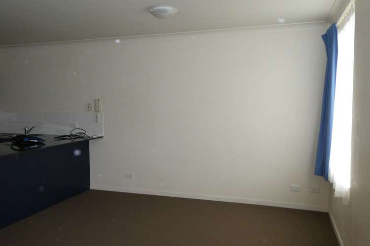 Fourth view of Homely unit listing, 18/130 Marine Parade, Southport QLD 4215