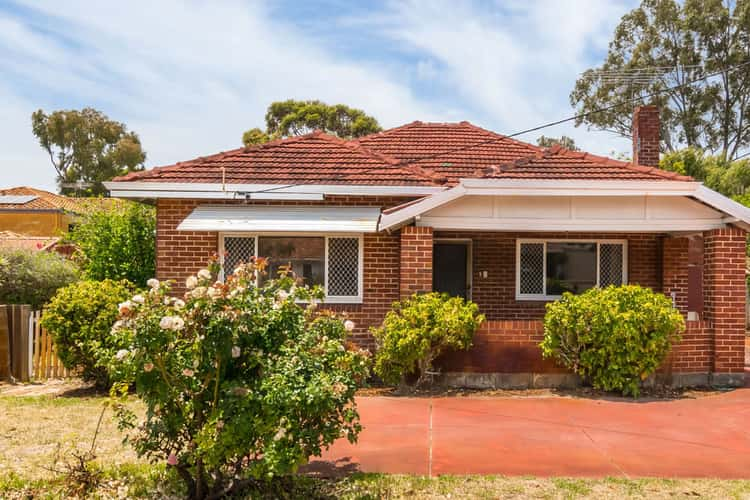 Main view of Homely house listing, 10 North Lake Road, Alfred Cove WA 6154